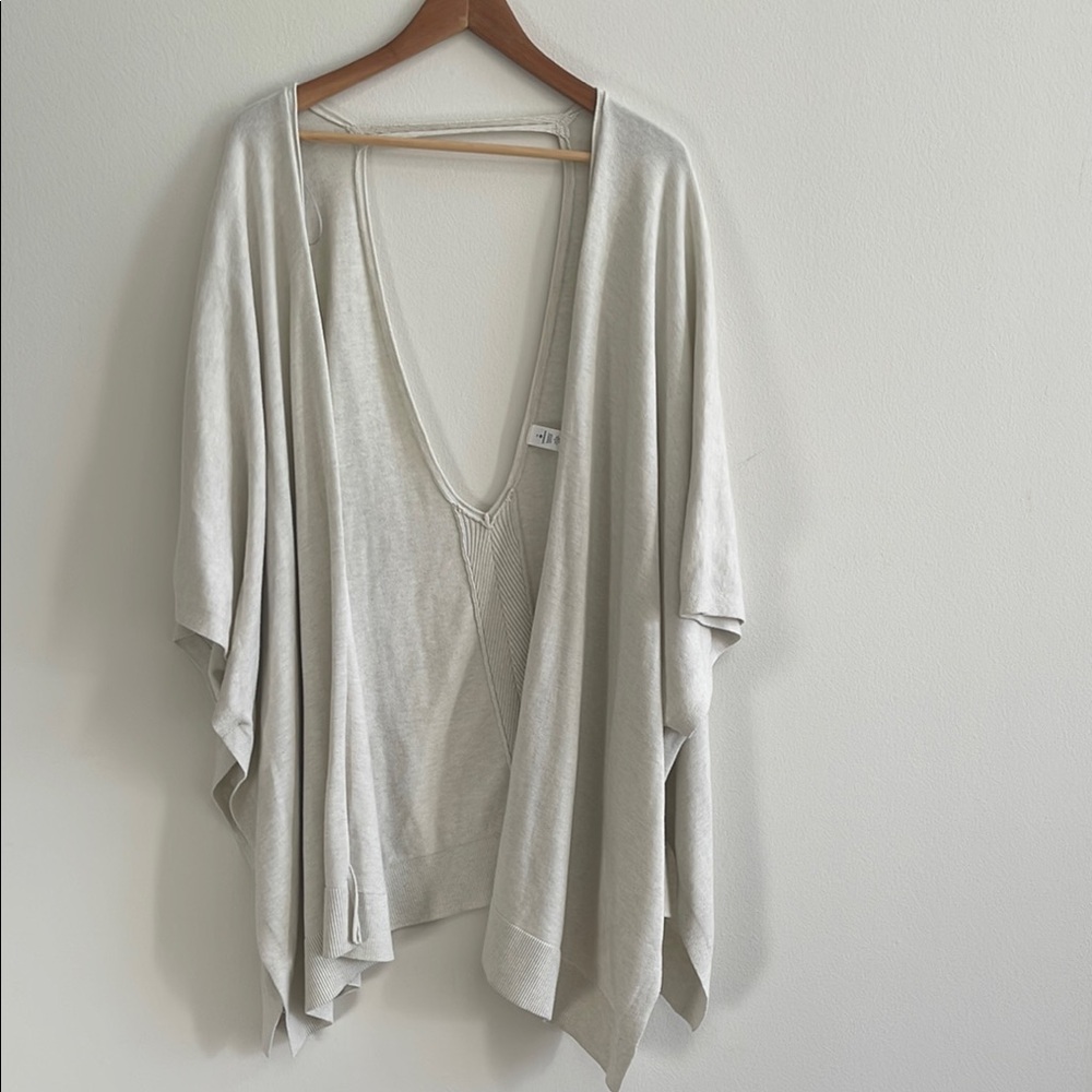 Lululemon Cream Women's Sweater‎